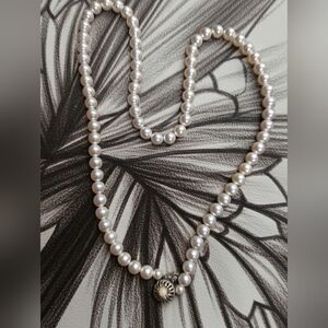 Sarah Coventry Fashion Parade Faux Pearls Necklace